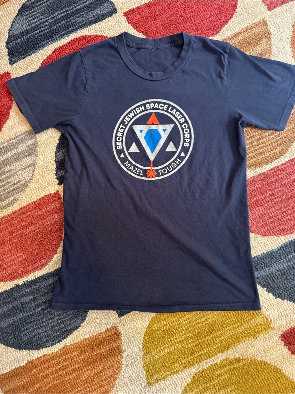 Jewish museum space lasers tee, size medium